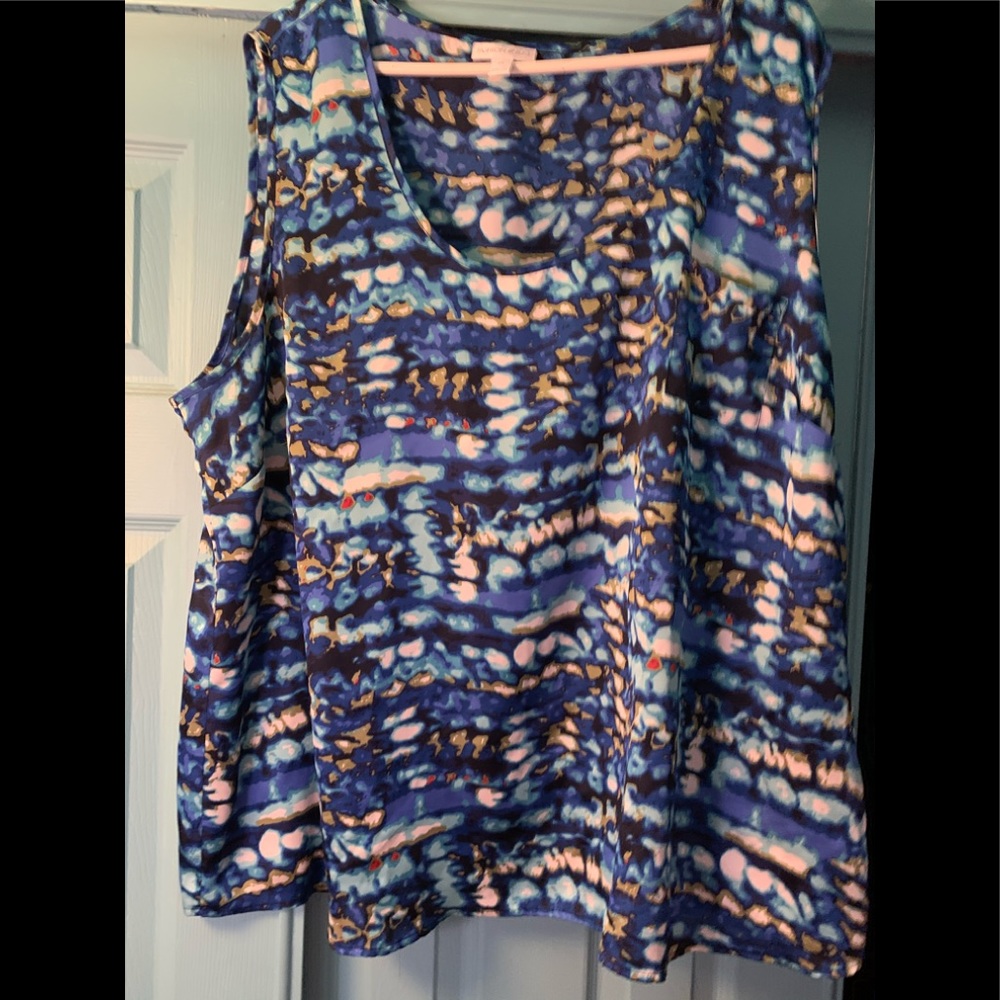 Women’s plus size sleeveless blouse